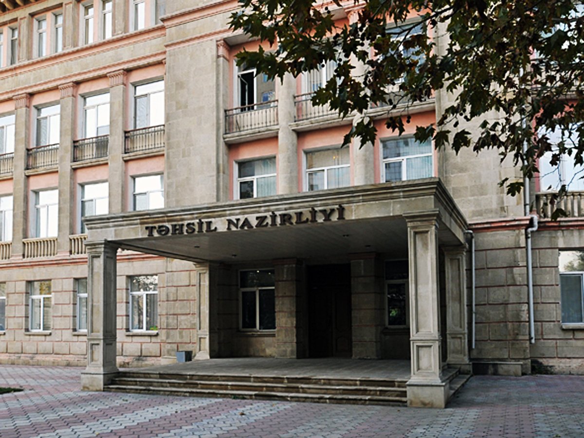 Минобразования Азербайджана предупреждает желающих учиться за рубежом
