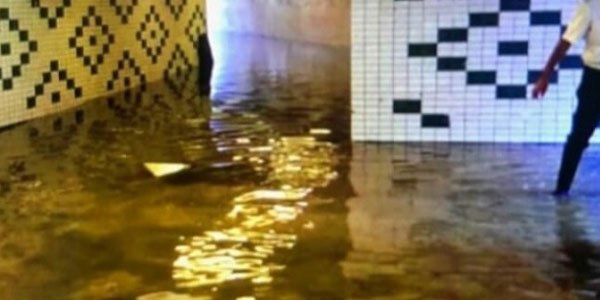 Bakı metrosunu su basdı - VİDEO