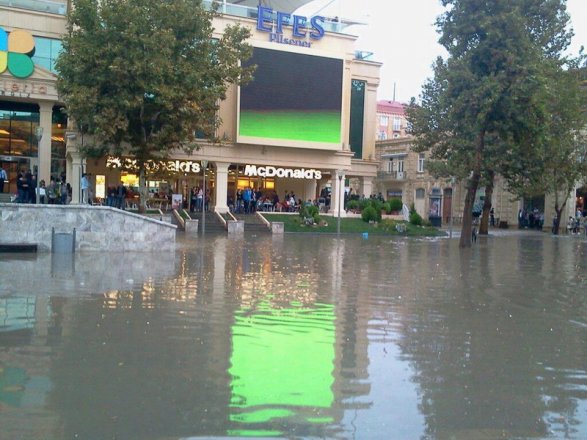Azersu: Если бы не мы, метро «Сахиль» затопило бы