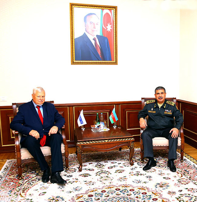 Министр обороны встретился с личным представителем ОБСЕ