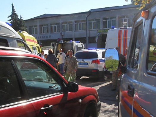 Нападение на керченский колледж попало на видео