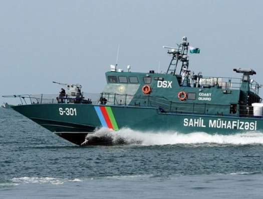 Азербайджанские пограничники спасли иранский экипаж