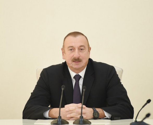 Ильхам Алиев надеется, что Пашинян выведет войска из Карабаха