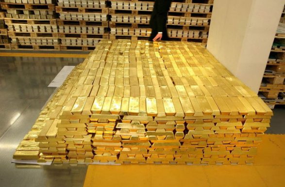 Лондон отказался возвращать 15 тонн золота Мадуро