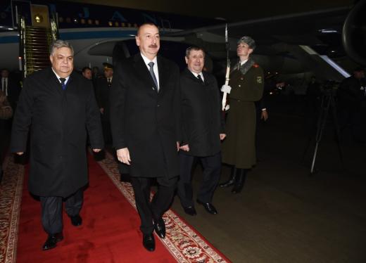 Президент Алиев прибыл с визитом в Беларусь