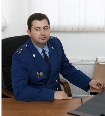 Прокурор в России лишился работы из-за азербайджанца