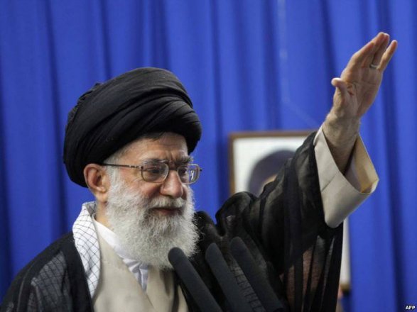 Хаменеи призвал к усилению иранской армии