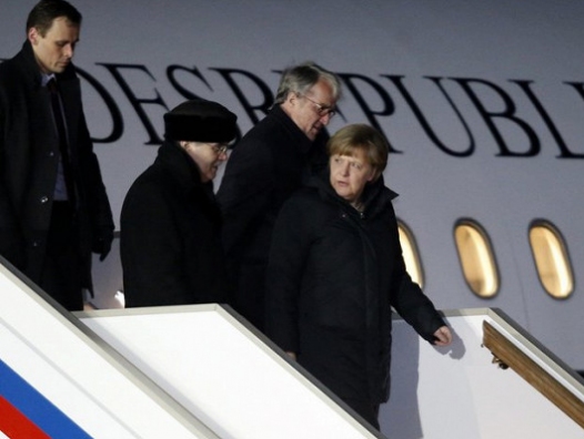Меркель вылетела на саммит G20 обычным пассажиром