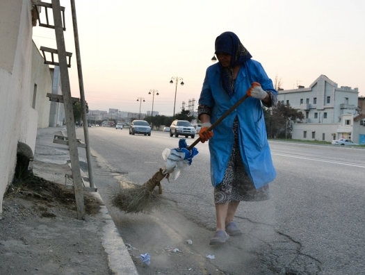 В Баку сбили уборщицу улиц