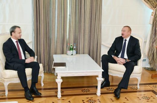 Президент Алиев принял главу FIDE