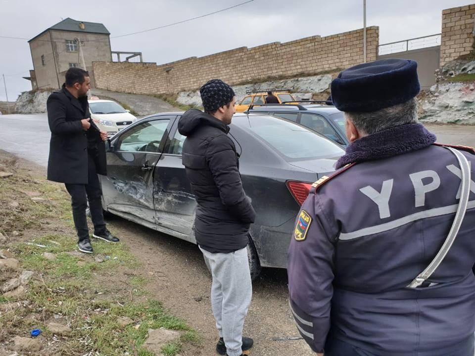 Tanınmış teleaparıcı qəza keçirdi - FOTO