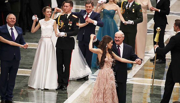 Лукашенко станцевал с «Мисс Беларусь - 2018» - ВИДЕО