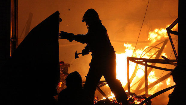 Из горящего здания в Кюрдамире эвакуировали десятки людей