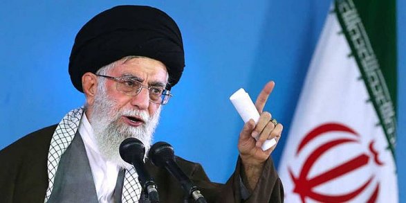 Хаменеи: Санкции США оказывают давление на Иран