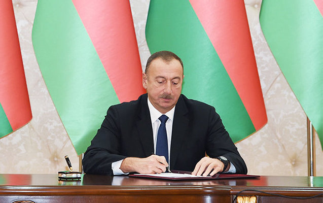 Ильхам Алиев освободил от должности Арифа Алышанова