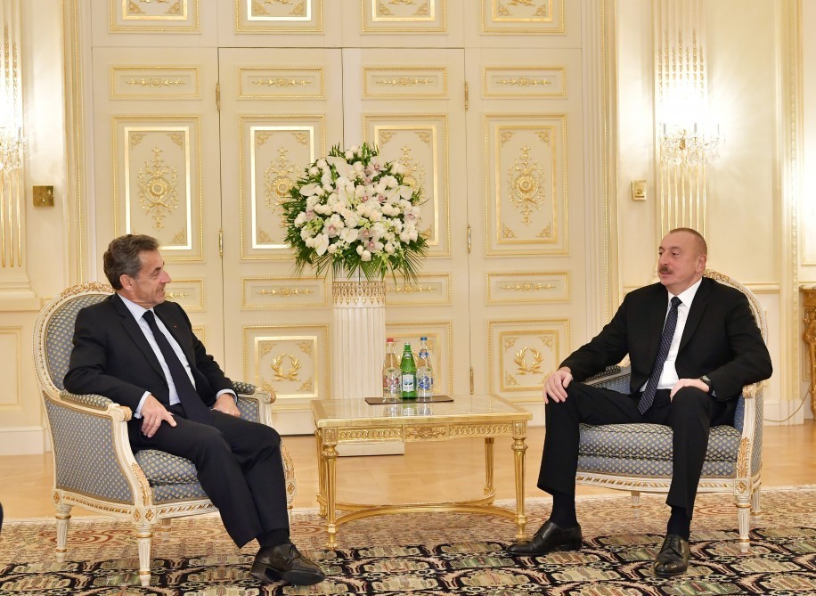 Ильхам Алиев принял бывшего президента Франции Николя Саркози