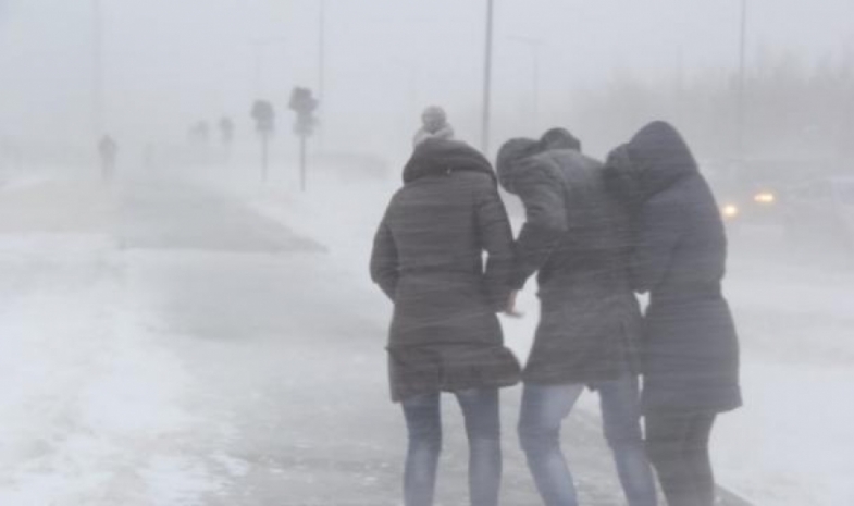 Из-за 35-градусного мороза в Астане отменили занятия в школах