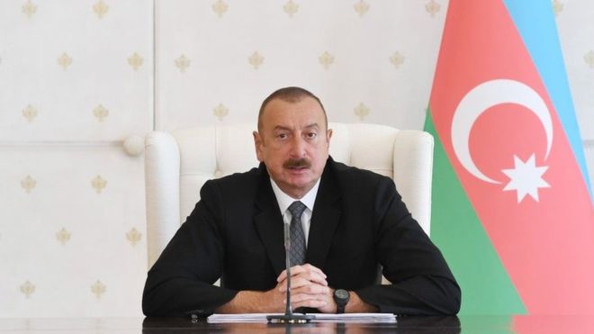 Ильхам Алиев увеличил минимальную зарплату 