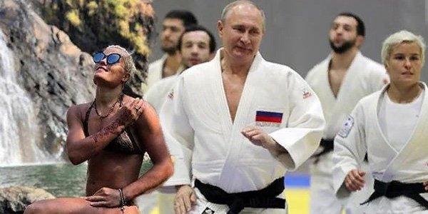 Putini nakauta salan qadın kimdir?