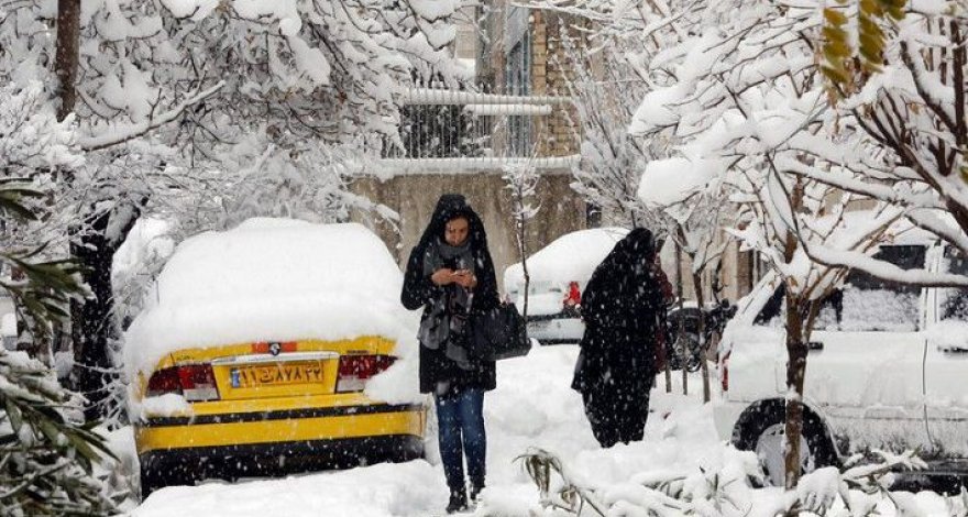 В школах Ирана из-за снегопада отменены занятия