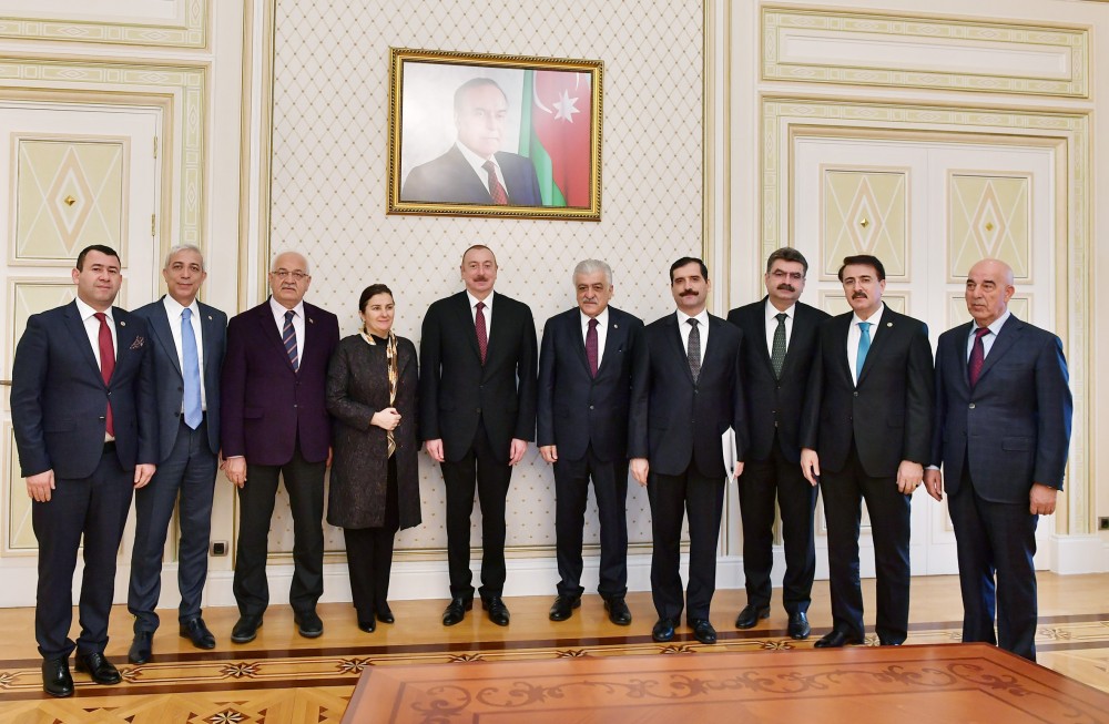 Ильхам Алиев принял главу группы межпарламентской дружбы Турция-Азербайджан - ФОТО