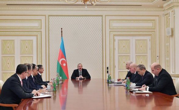 Ильхам Алиев провел совещание с министрами