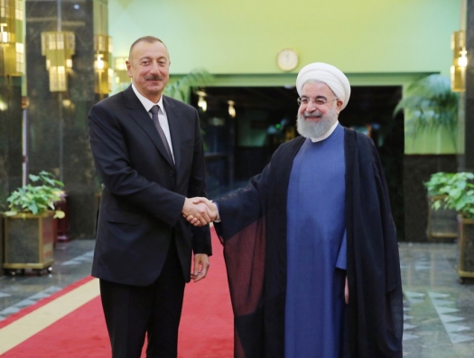 Ильхам Алиев пригласил Хасана Роухани в Баку