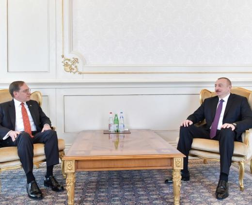 Алиев принял верительные грамоты нового посла США в Баку