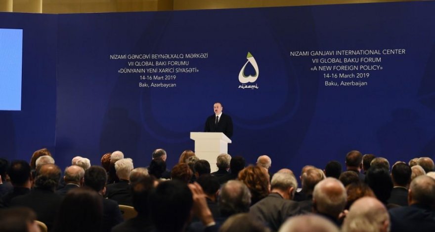 Ильхам Алиев принимает участие в VII Глобальном Бакинском форуме