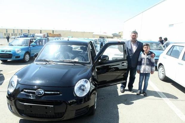 В Азербайджане 600 человек получат автомобили