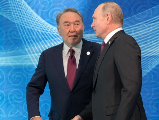 Путин поговорил со старым и новым президентами Казахстана