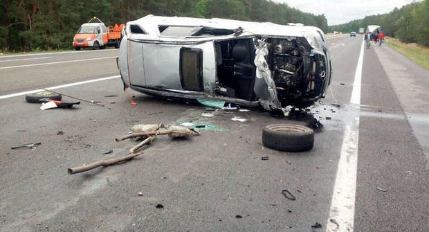 В Азербайджане перевернулся автомобиль, четверо пострадавших