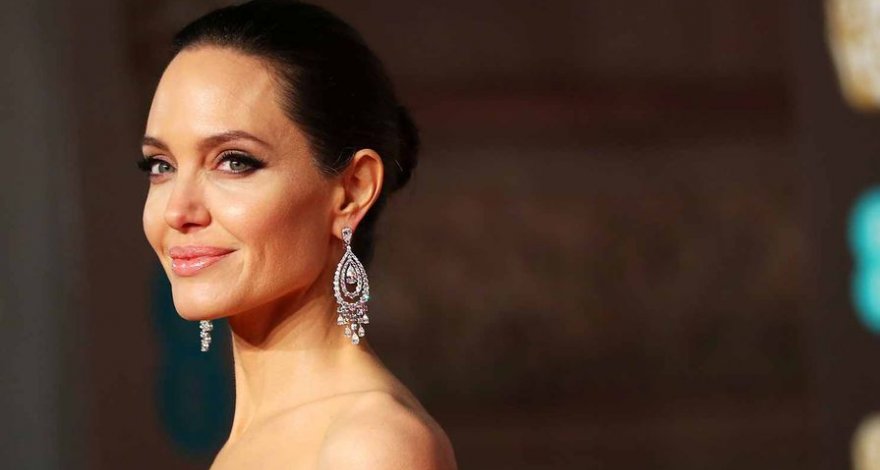 Анджелина Джоли может впервые сыграть супергероя