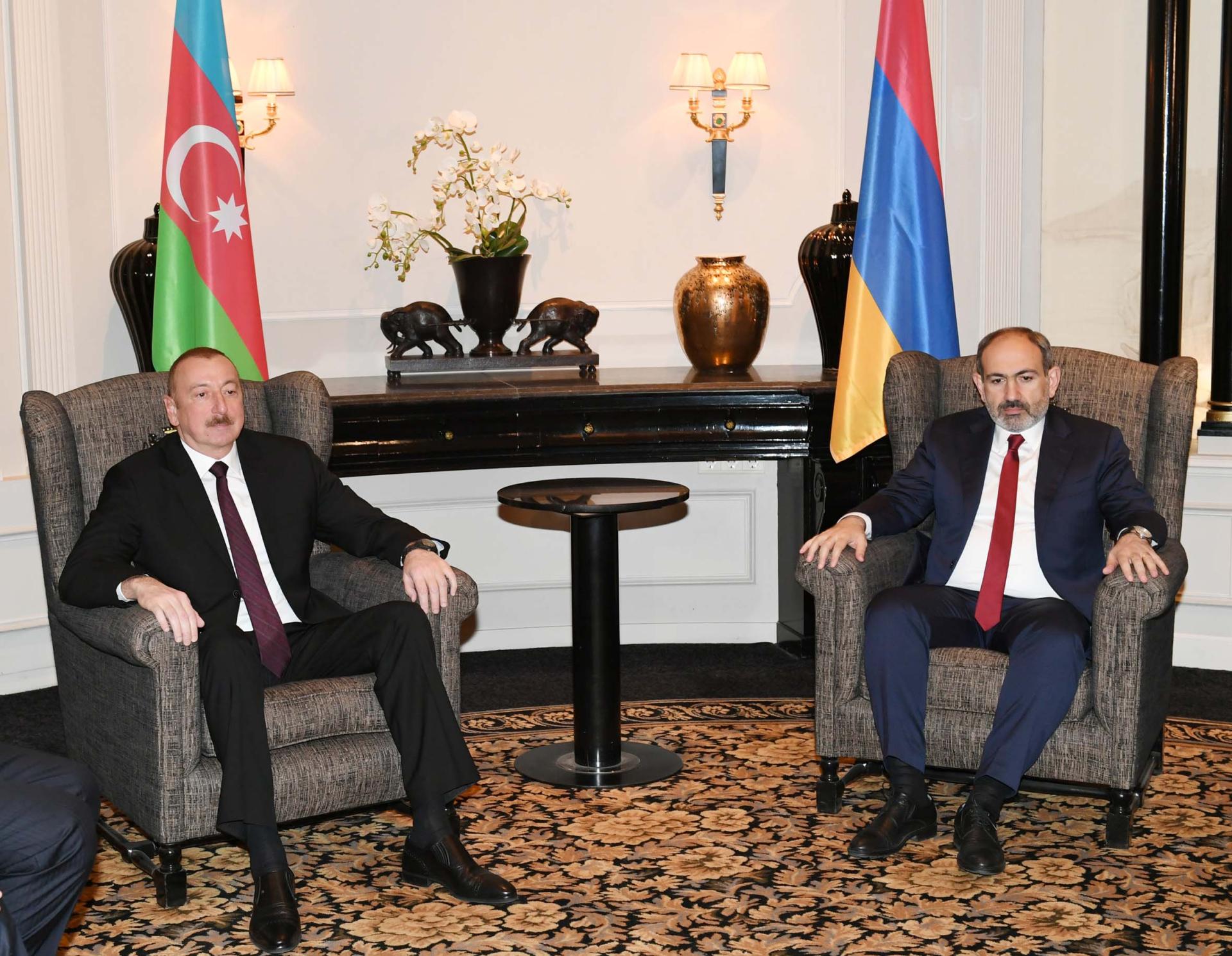 Meeting of Azerbaijani president, Armenian prime minister kicks off