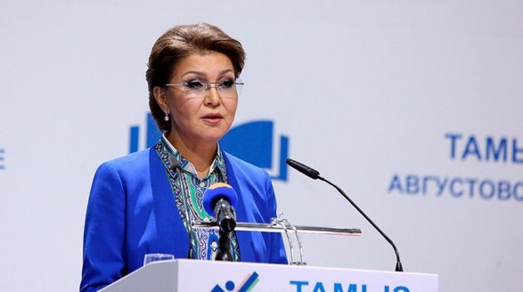 Дочь Назарбаева призвала к проведению прозрачных президентских выборов