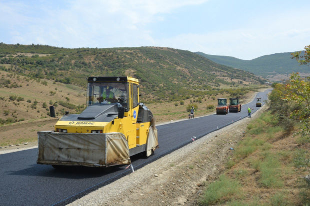 Выделены средства на реконструкцию дорог в Баку