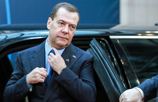 Медведев посетит Армению