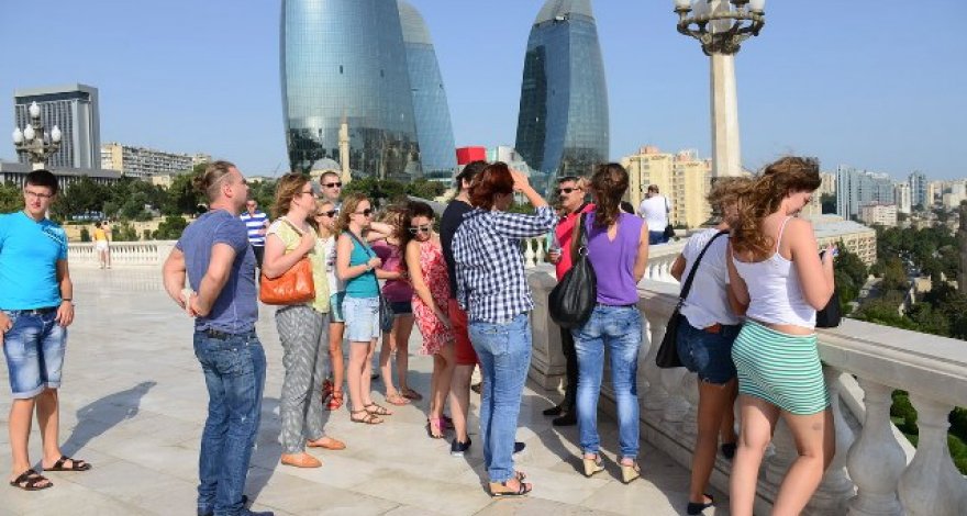 Баку лидирует у туристов на майские праздники