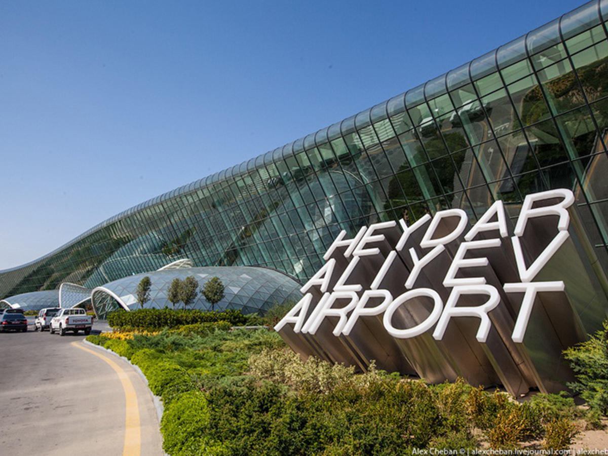 Аэропорты Азербайджана за первые четыре месяца обслужили почти 1,5 млн. пассажиров