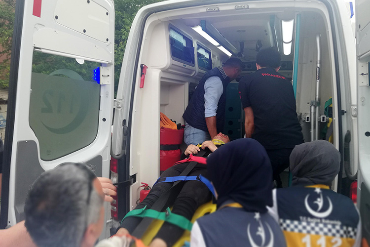 В Стамбуле автохулиган сбил 7 школьников