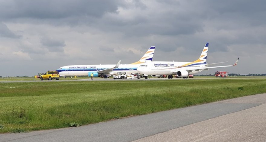 В аэропорту Праги столкнулись два самолета