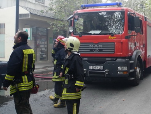 Пожар в Баку: погибла женщина