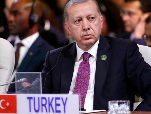 Эрдоган пожаловался на постоянное давление из-за рубежа