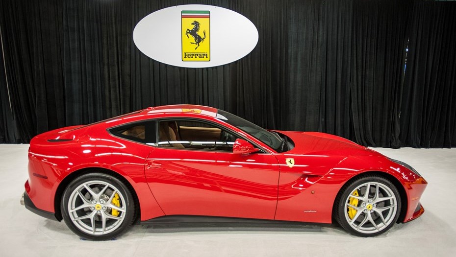 Ferrari отзовет в Китае более 2 тыс. автомобилей