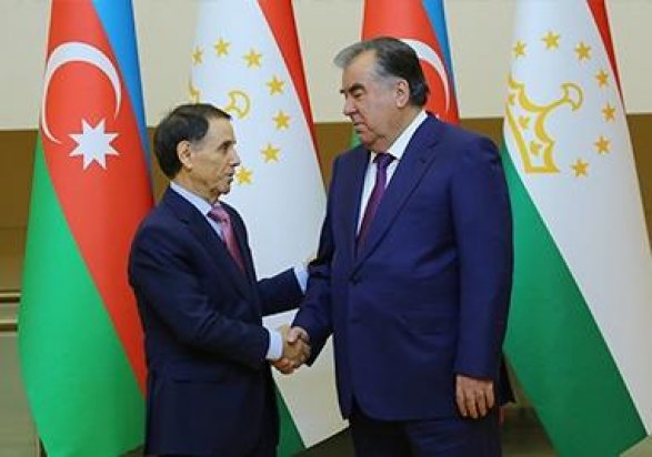 Новруз Мамедов на переговорах в Таджикистане