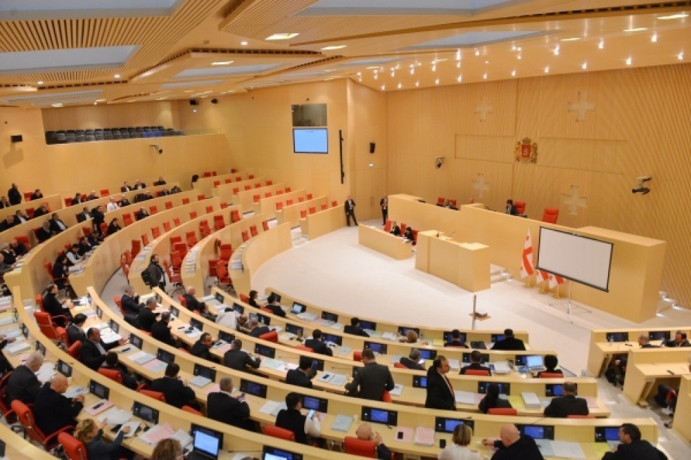 Dispute arises in Georgian parliament and meeting suspended