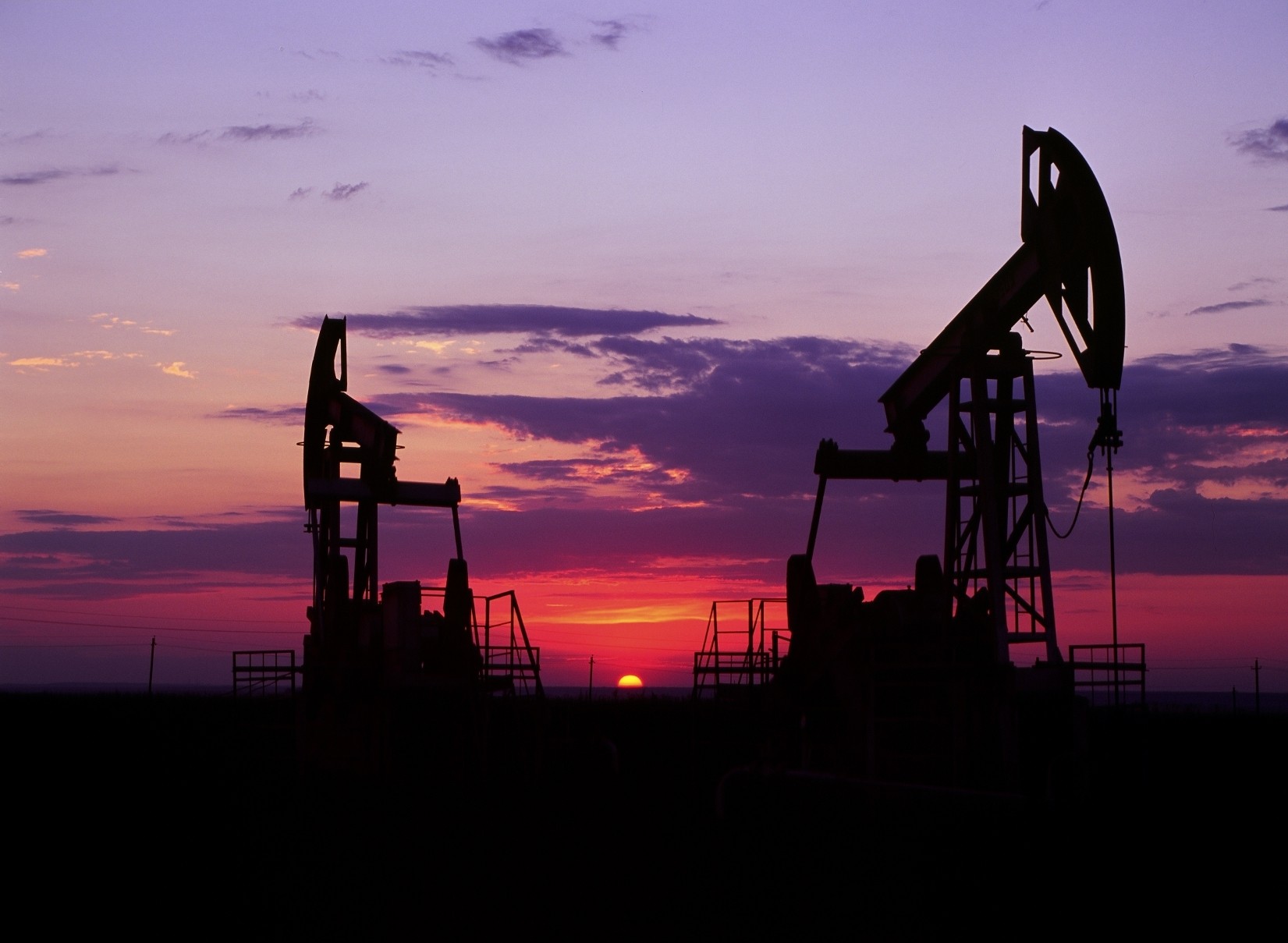 Azerbaijani oil price goes up nearly $2