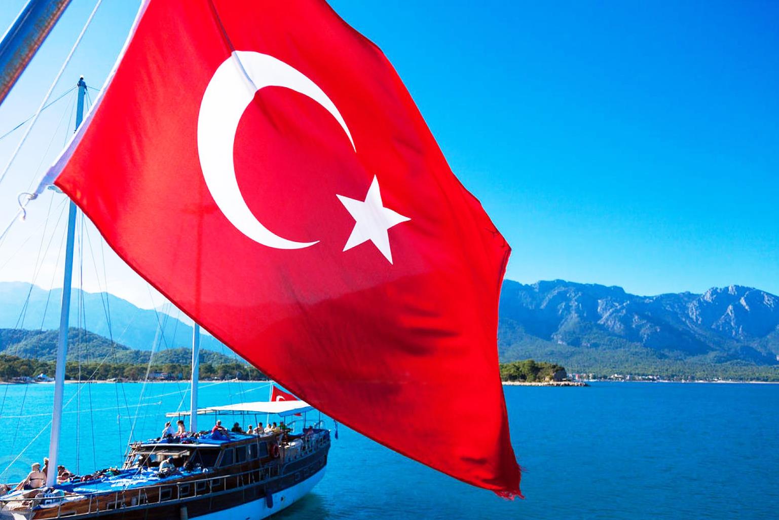 В апреле Турцию посетило около 55 тысяч туристов из Азербайджана