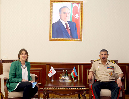 Министр обороны Азербайджана и глава МККК обсудили текущую ситуацию вокруг карабахского урегулирования