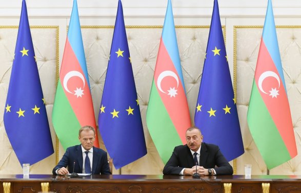 Что обсуждали Ильхам Алиев и Дональд Туск